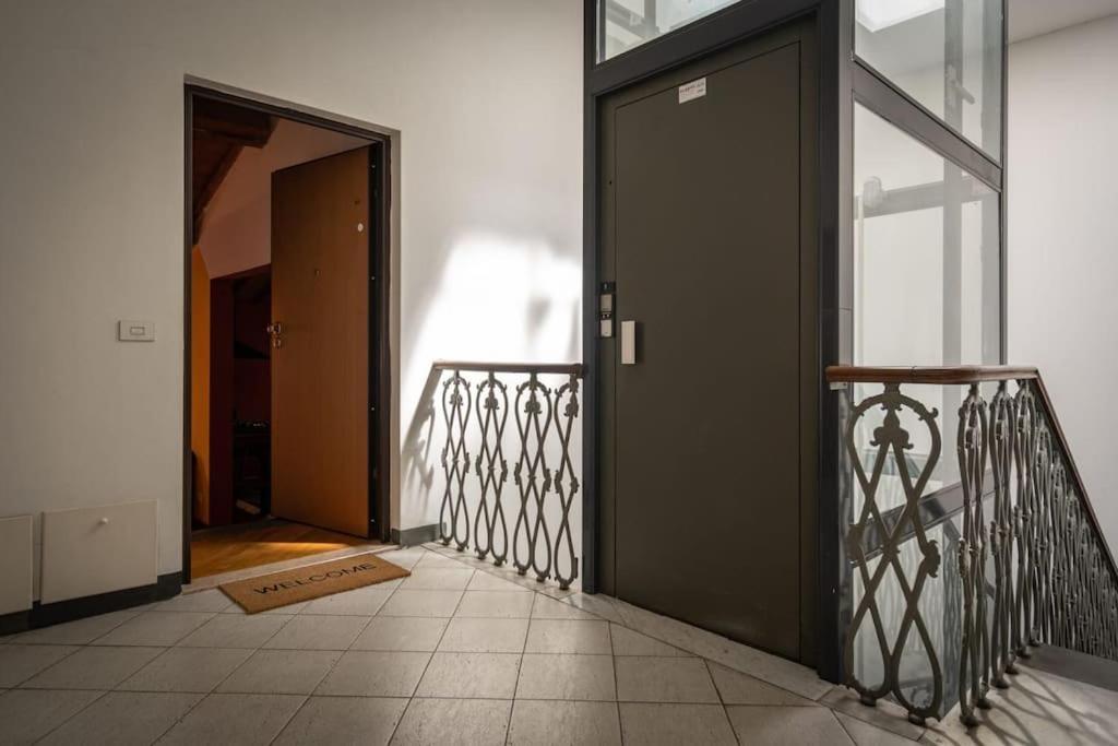 22 Home - Parcheggio Privato - Accogliente - Collegamento Sardegna E Corsica Livorno Exterior photo